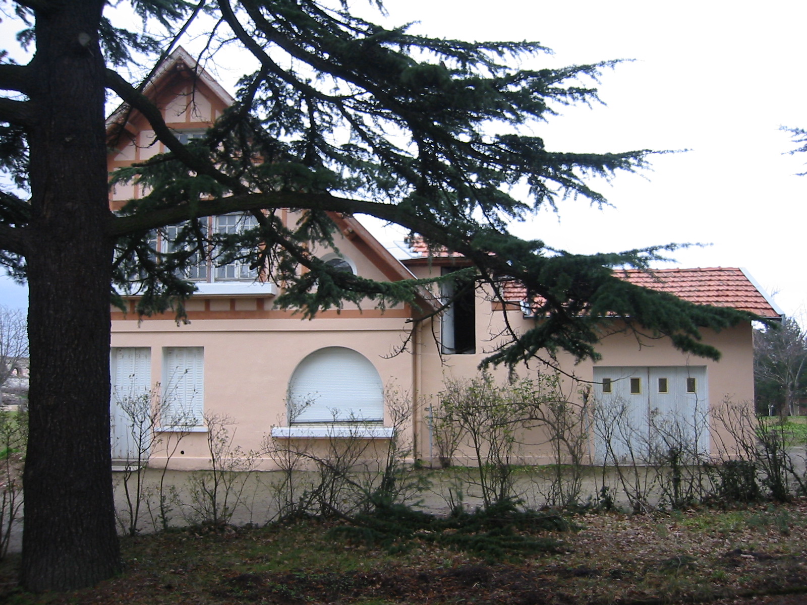 Maison SP, Anglo-normand, avant
