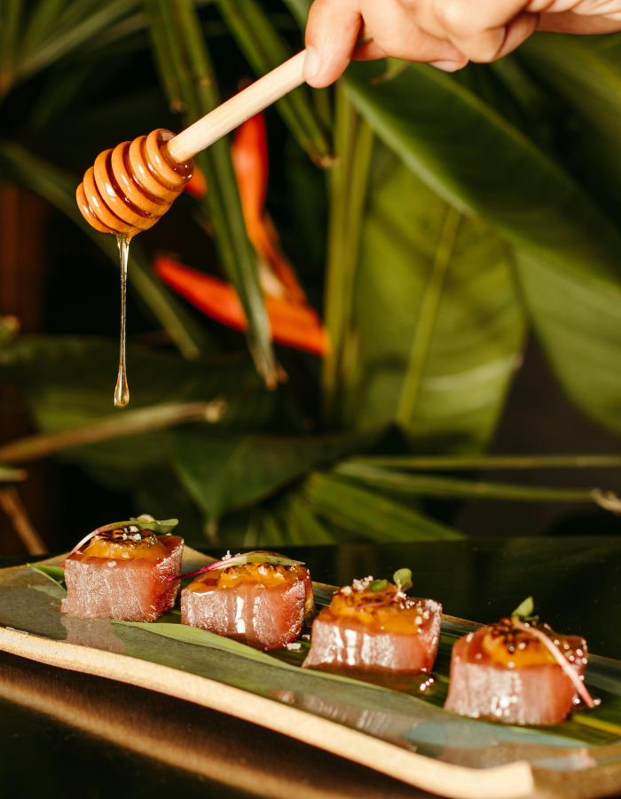 Détail d'un plat du restaurant Kōhaku